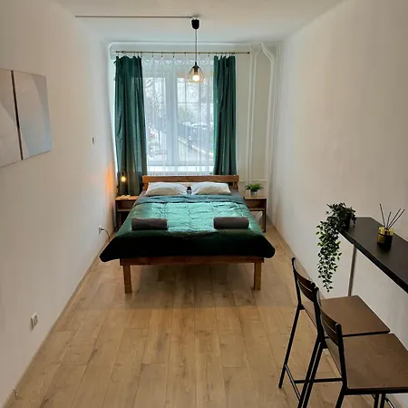 Well In Old Town Homestay *